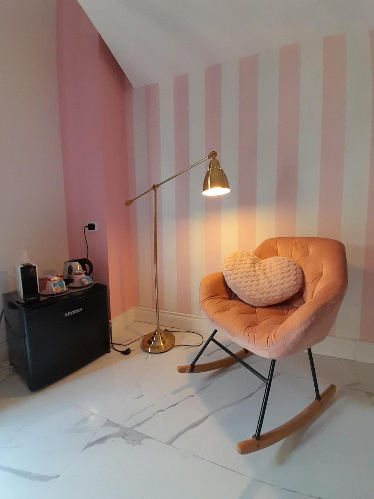 Mayfair Lifestyle Suites By Babylon Stay Neapel Exteriör bild
