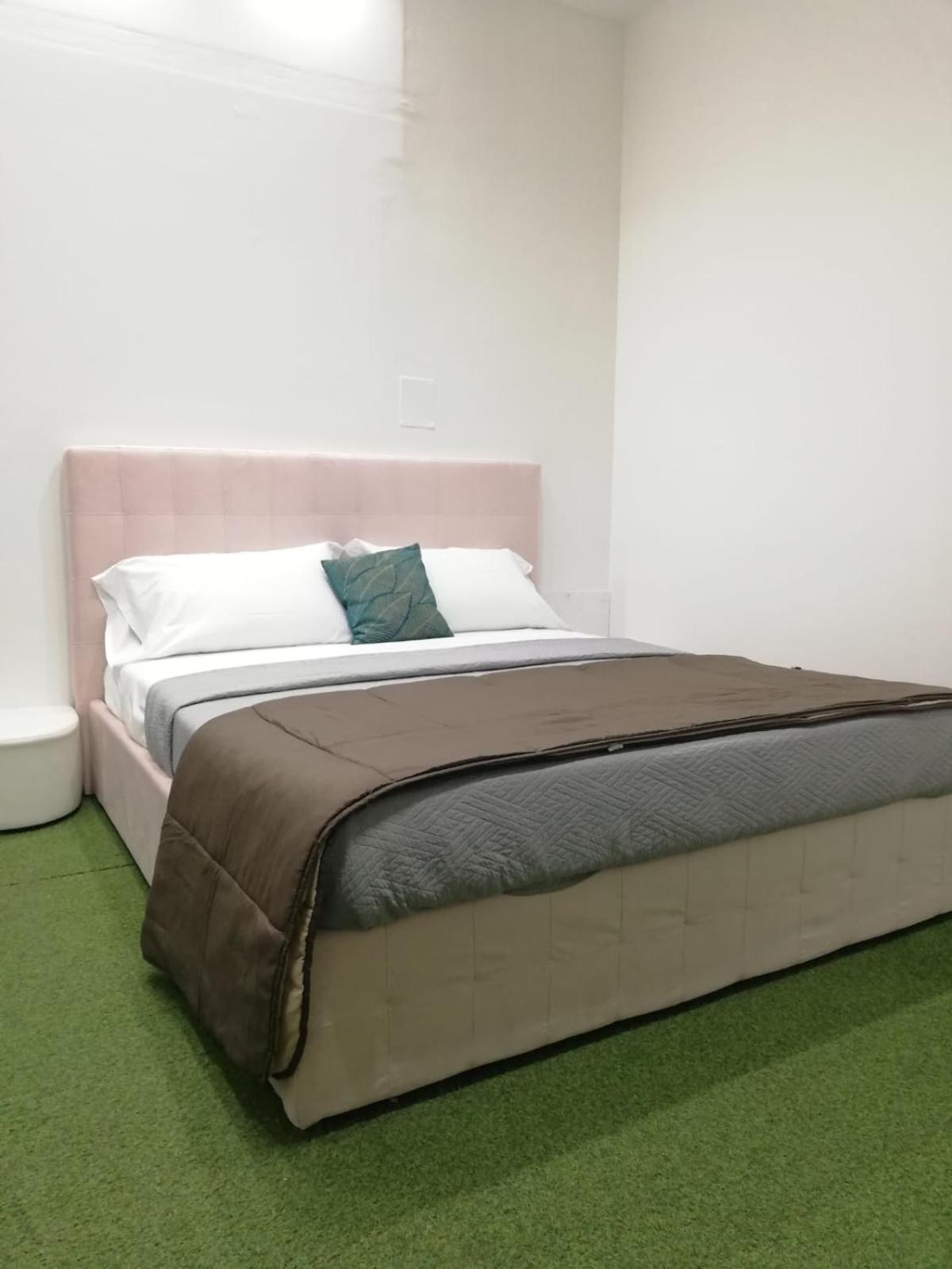 Mayfair Lifestyle Suites By Babylon Stay Neapel Exteriör bild