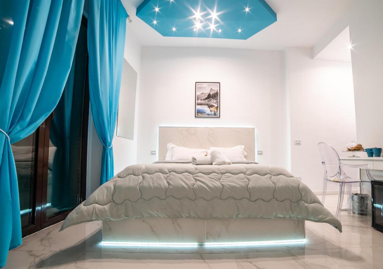 Mayfair Lifestyle Suites By Babylon Stay Neapel Exteriör bild